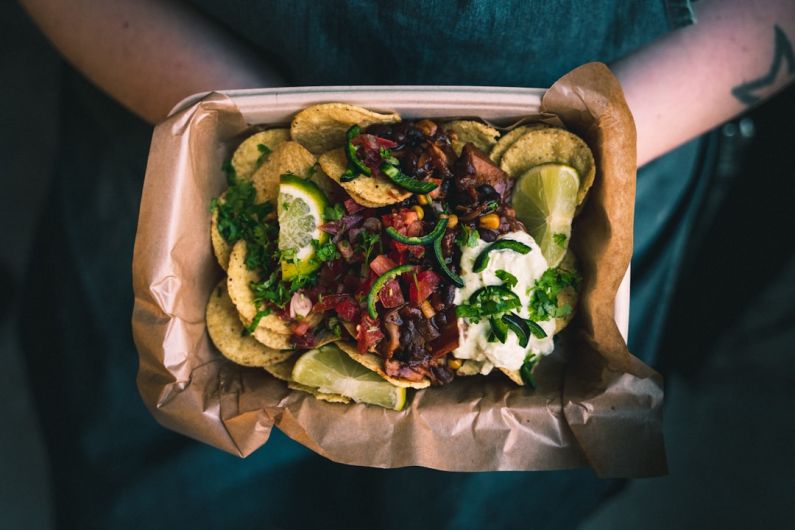 Street Food - chips with lemon